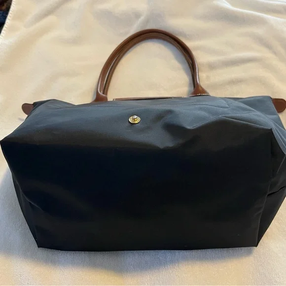 Longchamp LePliage Black Medium Tote - Picture 4 of 13